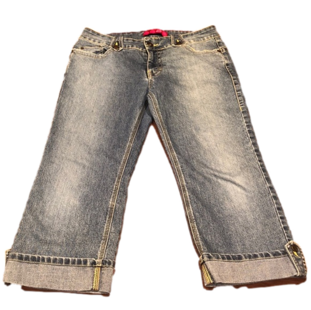 Glo Cropped Jeans Size 9 (juniors)